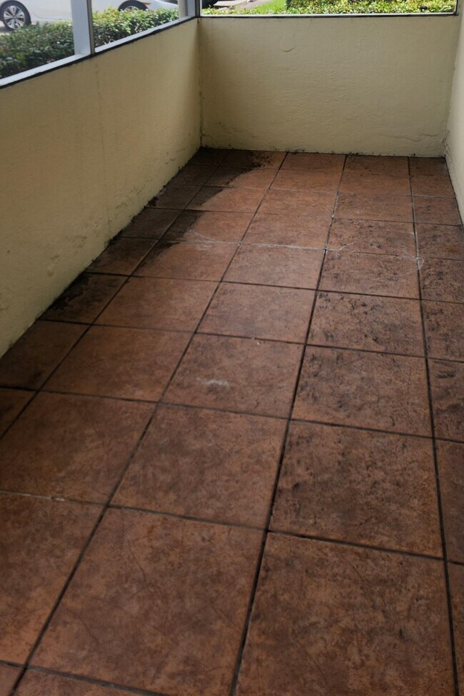 Building Photo - 59 Saxony B