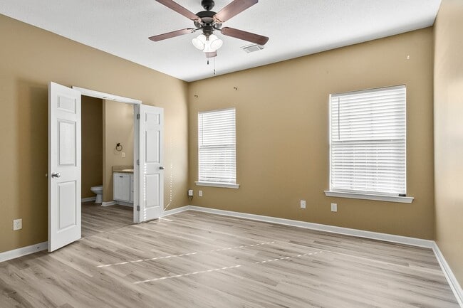 Building Photo - East Tuscaloosa Garden Home in Camden Lake