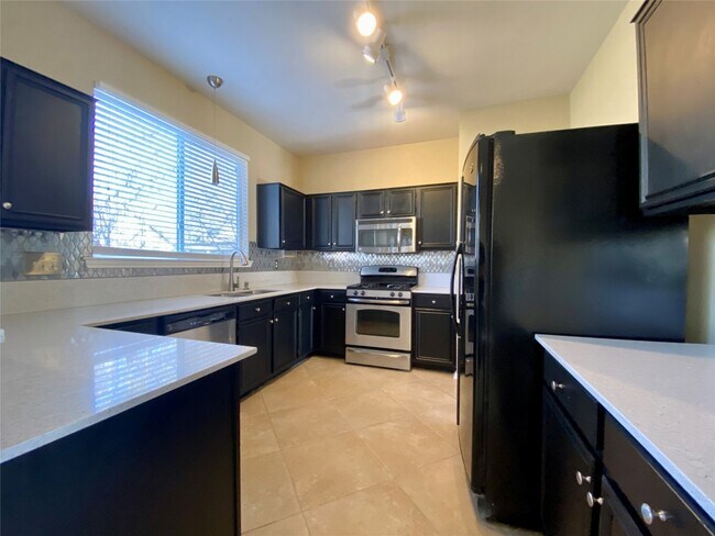 Building Photo - 4402 Everest Ln