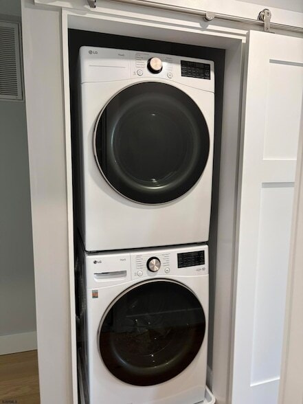 Building Photo - 437 Berkshire Dr