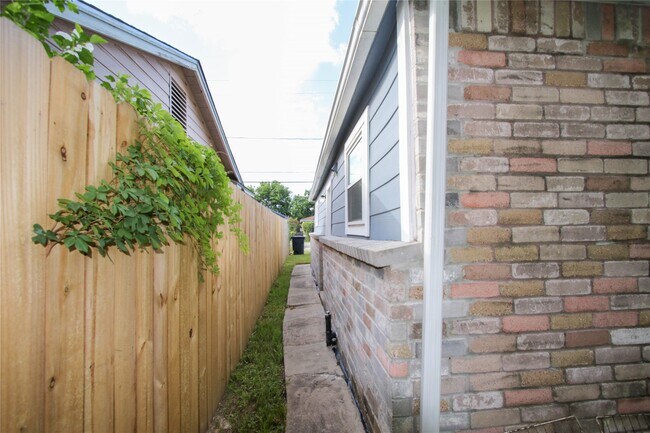 Building Photo - 4130 Galesburg St