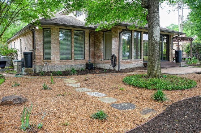 Building Photo - 41 Sweetleaf Ct