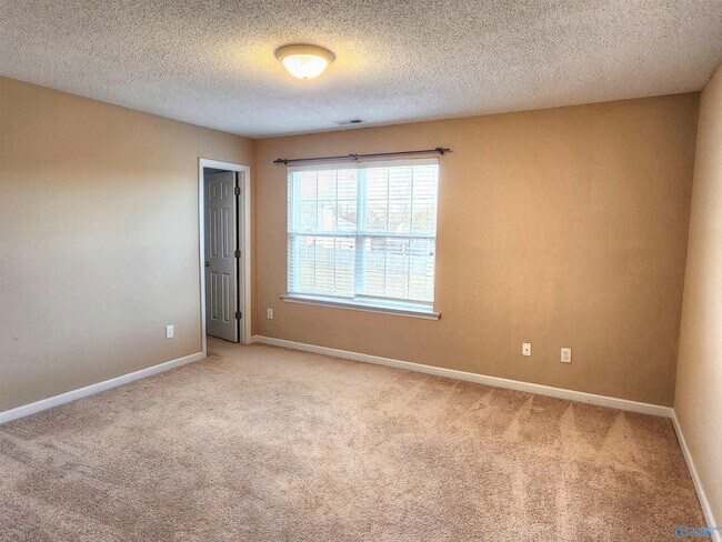 Building Photo - 227 Park Stone Dr