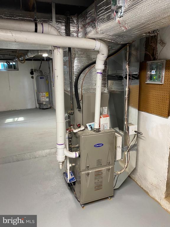 Building Photo - 404 Abbott Rd