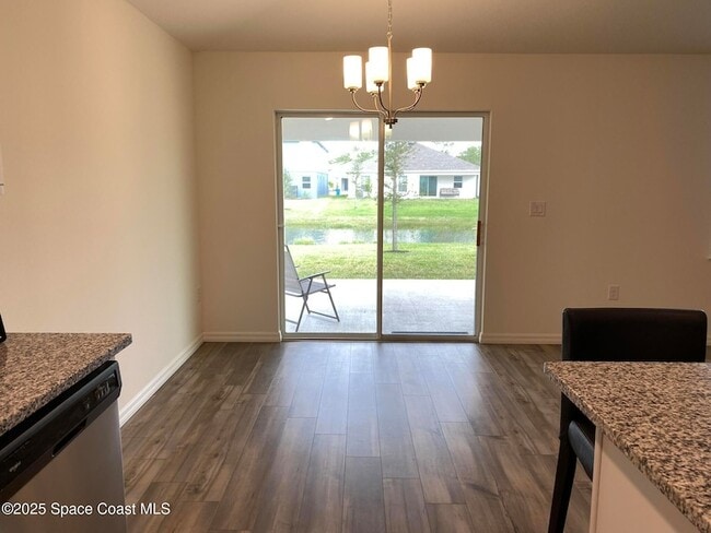 Building Photo - 1186 Dania Cir