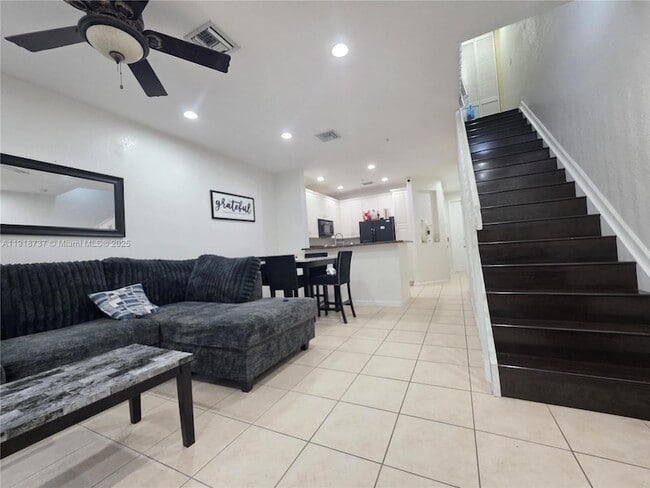 Building Photo - 2612 SW 81st Terrace