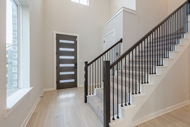 Building Photo - Spacious Buda Beauty Offering Open-Concept Living and Flexible Space for Every Lifestyle!