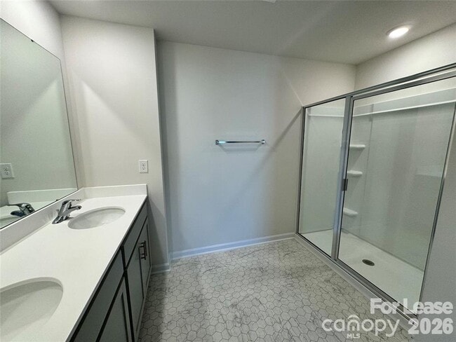 Building Photo - 122 Old Home Rd