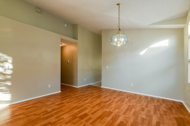 Building Photo - 10025 River Glen Ct