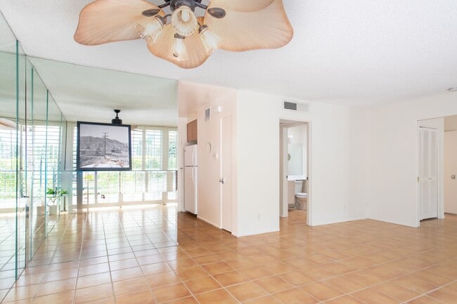 Building Photo - Mid-Century in Rancho Mirage!