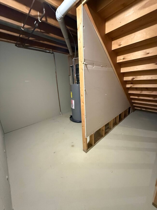 Building Photo - 16994 54th Ave