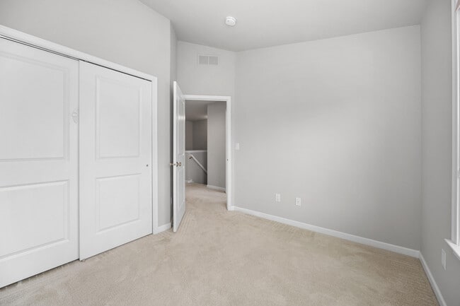 Building Photo - 2794 Ashcombe Dr.