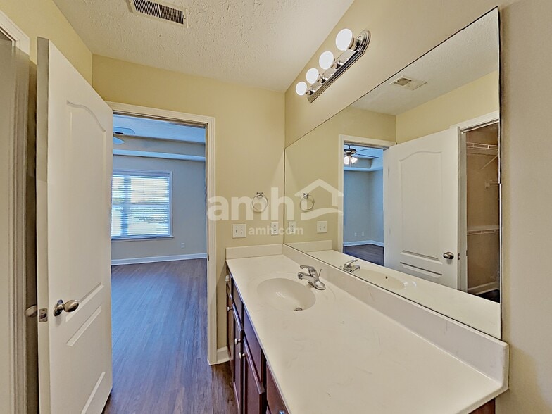 Building Photo - 2057 Sparco Cir