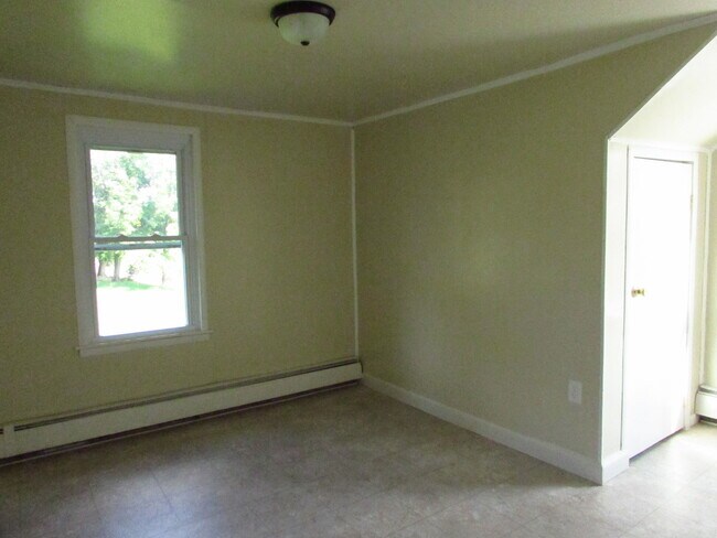 Building Photo - Home in the Country with Laundry Connections!