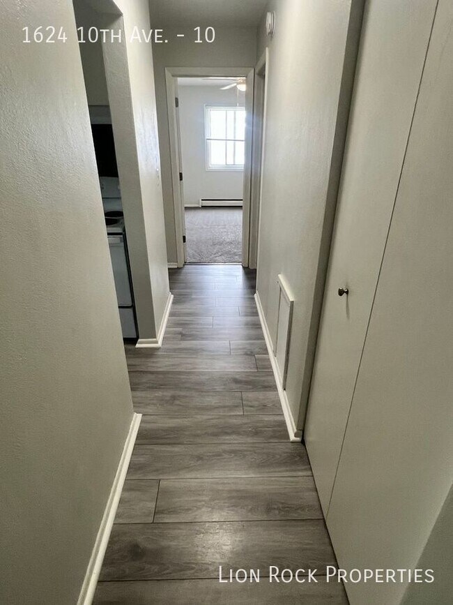 Building Photo - 1624 10th Ave