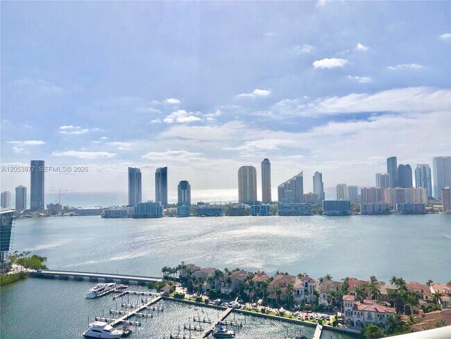 Building Photo - 7000 Island Blvd