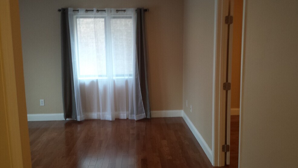 Building Photo - 276 Chestnut Hill Ave