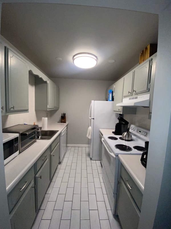 Building Photo - 2400 Windsor Mall