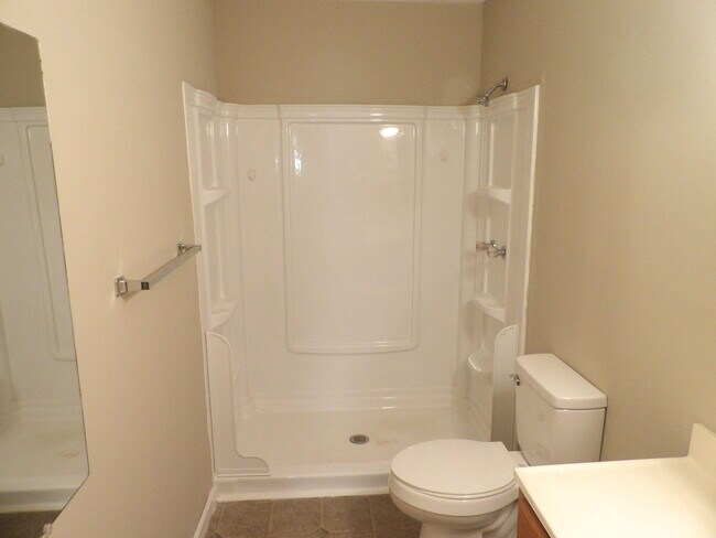Building Photo - 248 Meadowview Dr