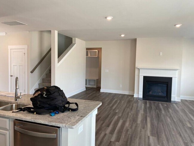 Building Photo - New Construction Home in Simpsonville !! 5 Bedroom and 4 baths in Highland Chase