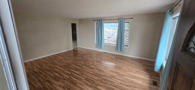 Building Photo - 6721 Alva Ave