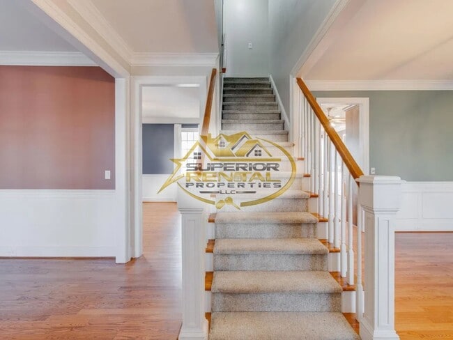 Building Photo - 116 Winding Wood Cir
