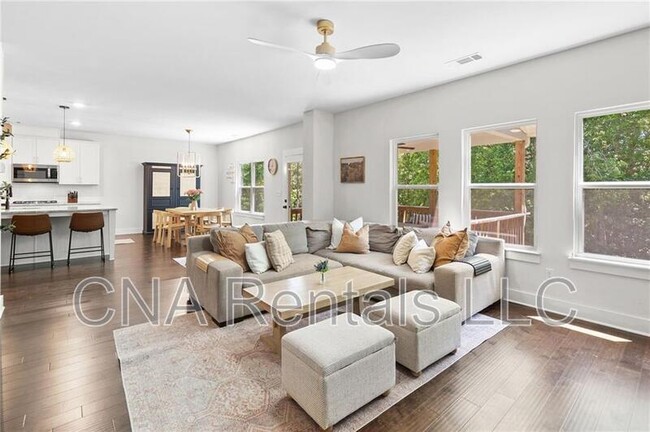 Building Photo - 178 Crestbrook Wy