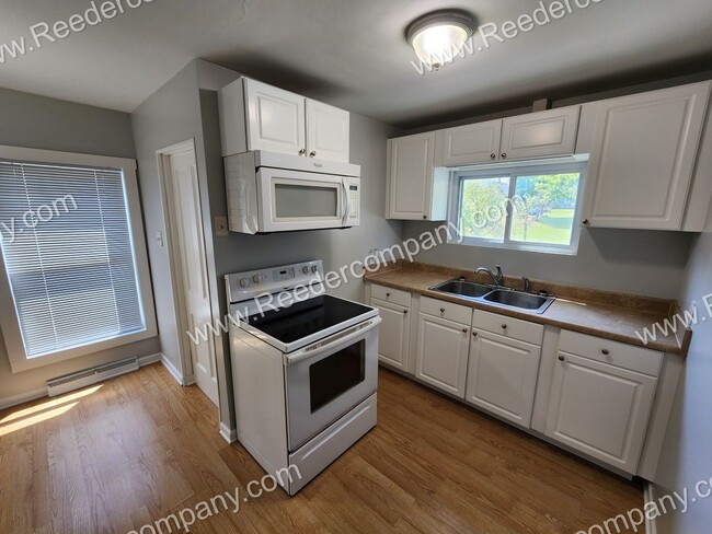 Building Photo - 204 W Sigler St