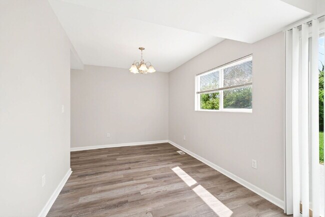 Building Photo - 931 Waycross Rd