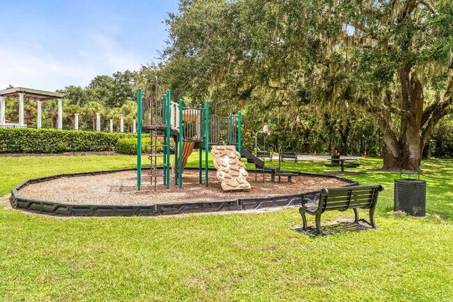 Building Photo - Charming 3 Bed, 2 Bath with Scenic Views i...