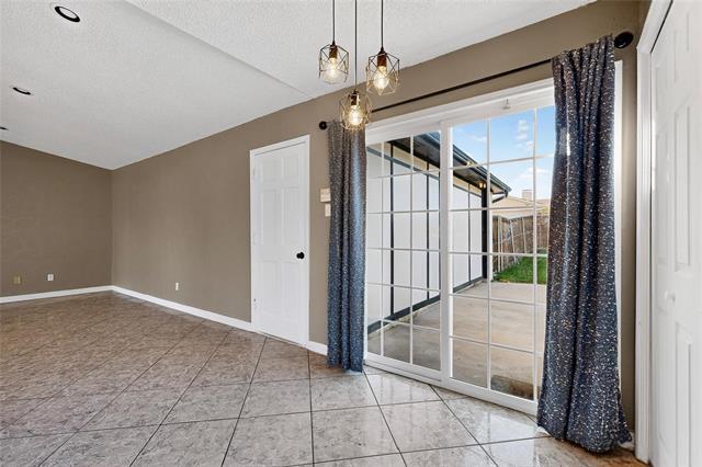 Building Photo - 2700 Winding Creek Dr