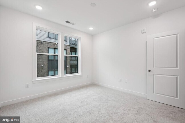 Building Photo - 21731 Dovekie Ter