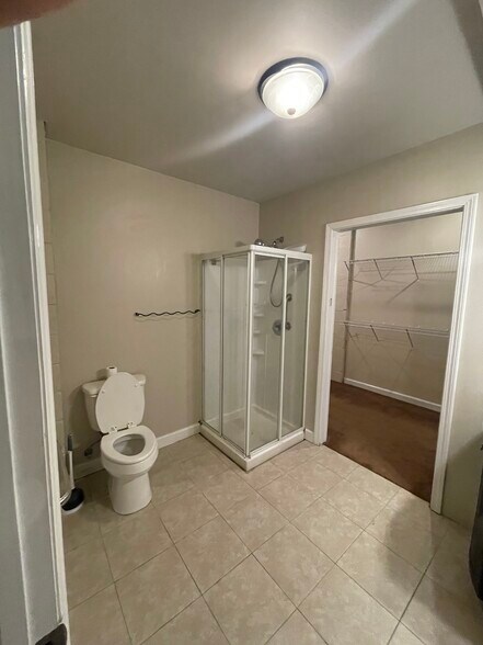 Bathroom - 181 Redwood Ln
