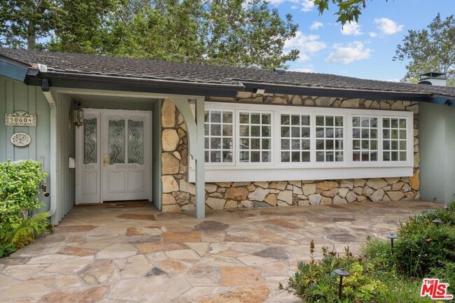 Building Photo - 30604 Sicomoro Dr
