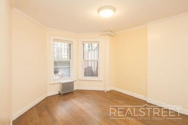 Building Photo - Magnirficent 2 BED in Historic Brownstone w/ Garden & W/D in unit!