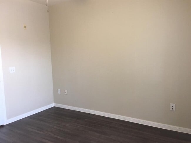 Building Photo - 2320 Gracy Farms Ln