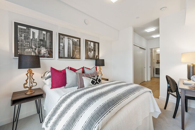 Building Photo - SoMA: Stylish 1 Bed Condo w/ Designer Finishes, Google Fiber, Bike Storage & Shared Roof Deck