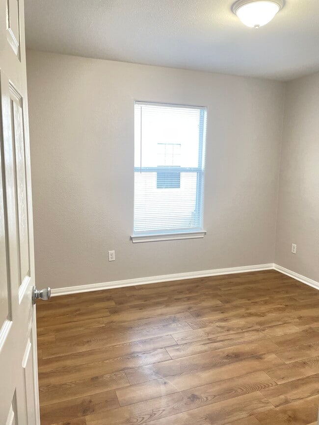 Master bedroom - 2024 Jean St