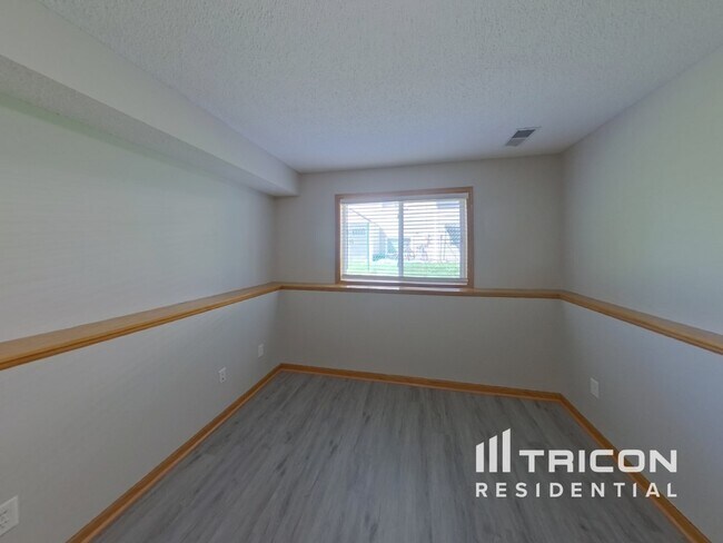 Building Photo - 2094 French Trace Ave