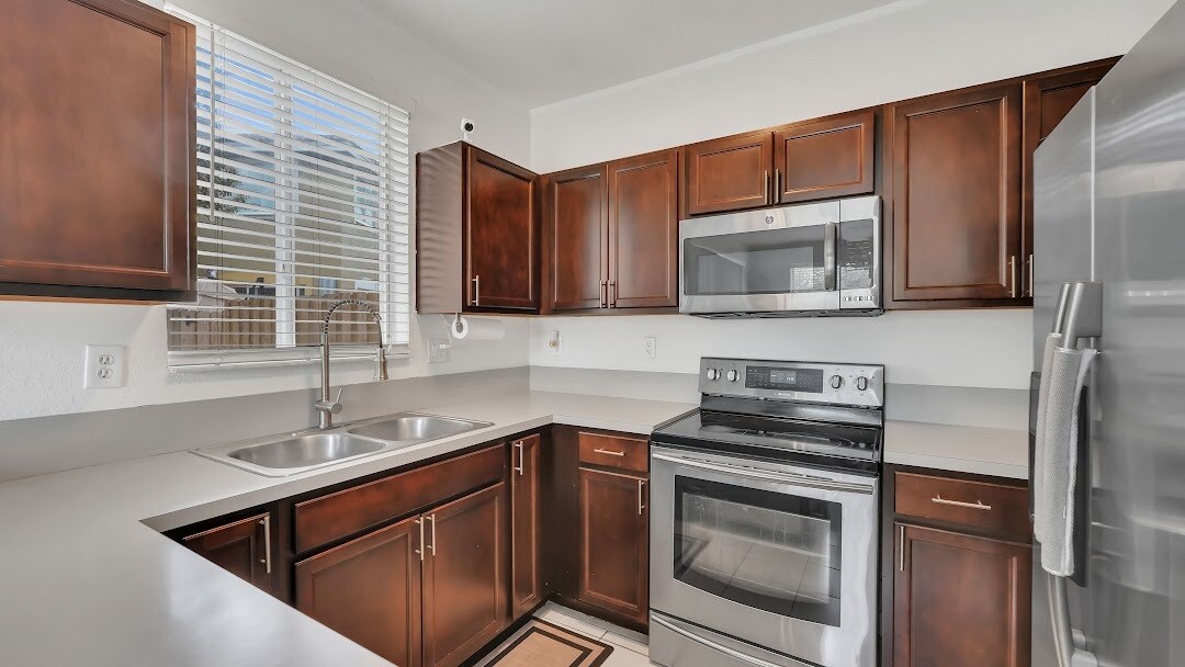 Building Photo - 2342 SE 10th St