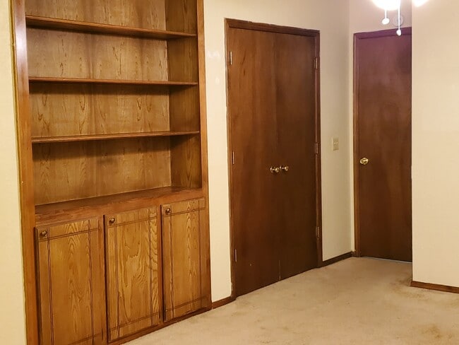 Building Photo - 7907 Debar Cir