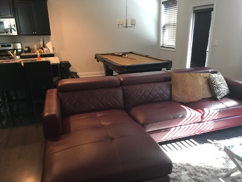 Building Photo - 5512 Cascade Run