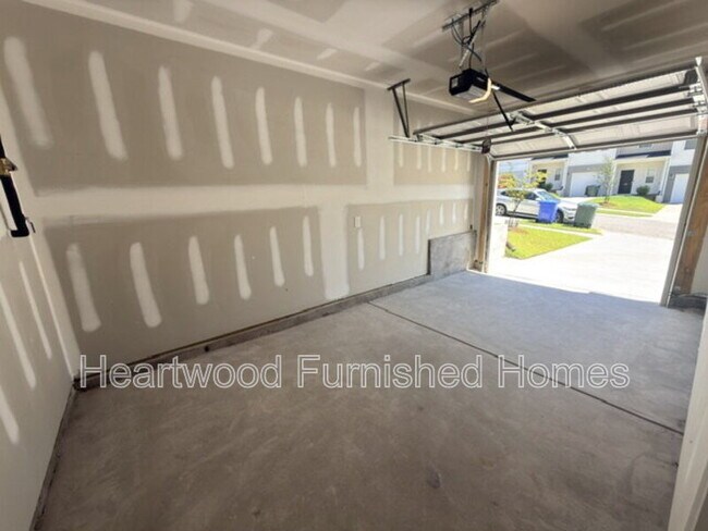 Building Photo - 121 Bartlett Dr