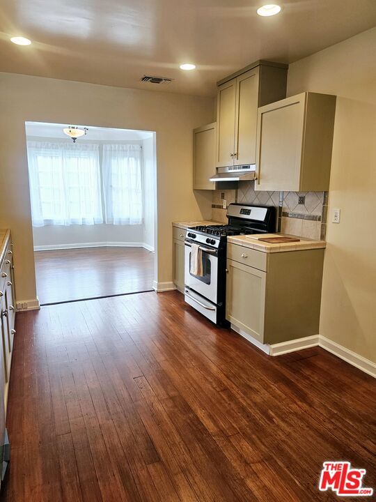 Building Photo - 650 S Gretna Green Way