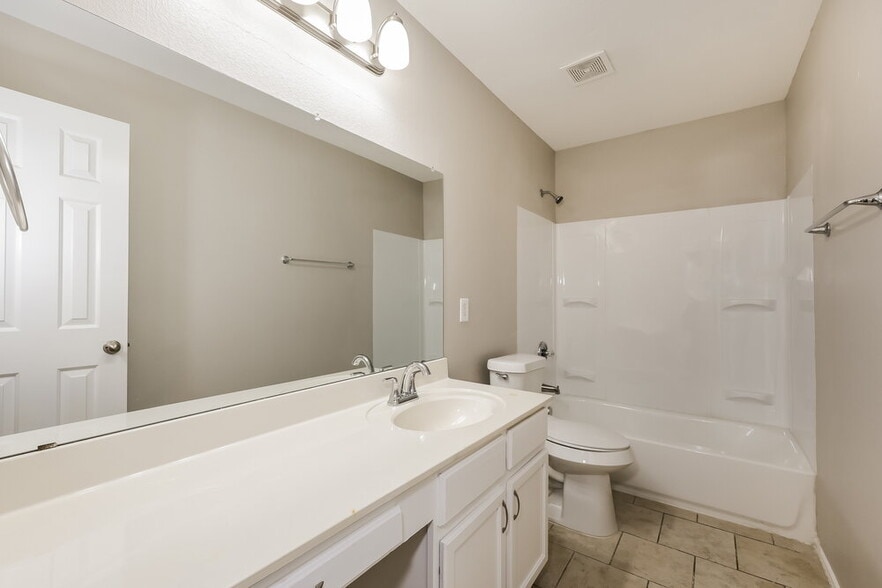 Building Photo - 5965 Harbor Glen Dr