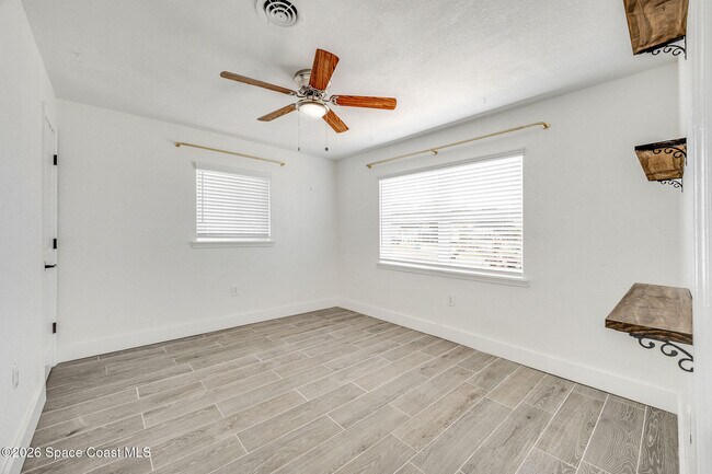 Building Photo - 1185 King St