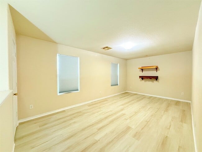 Building Photo - 10515 Ince Ln