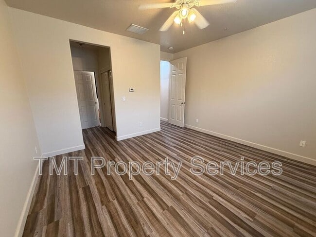 Building Photo - 8120 Crystal Walk Cir