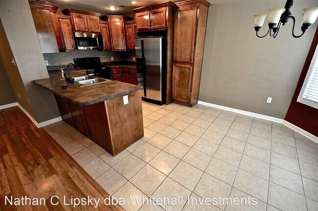 Building Photo - 3 br, 2 bath House - 732 White Dove