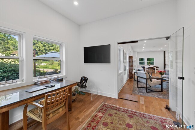 Building Photo - 6 Abbotts Ln
